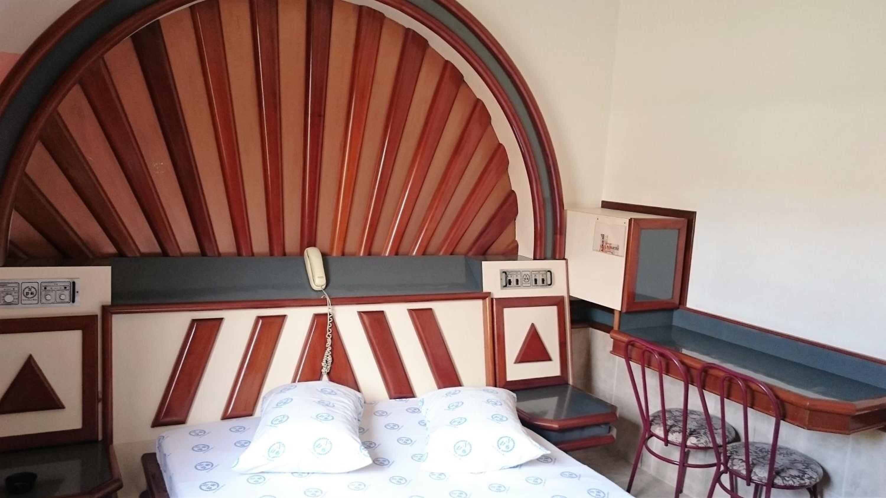 North Palace Hotel — Photos 1